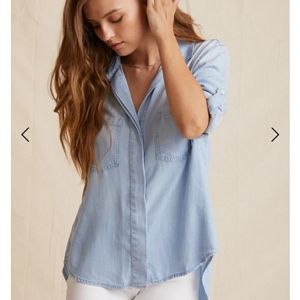 Bella Dahl split back buttons down shirt